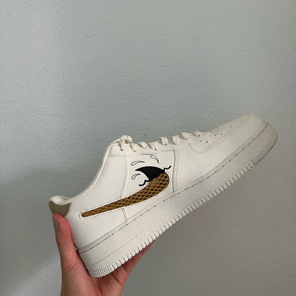 MINT CONDITION Men’s Nike Air Force 1 '07 LV8 Sun Club White Sneakers Size 12 - Picture 7 of 12